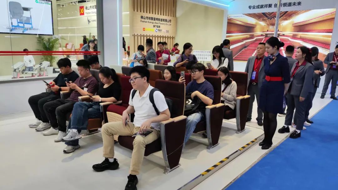 祥聚科创惊艳亮相！直击第55届中国国际家具博览会办公家具展现场(图31)